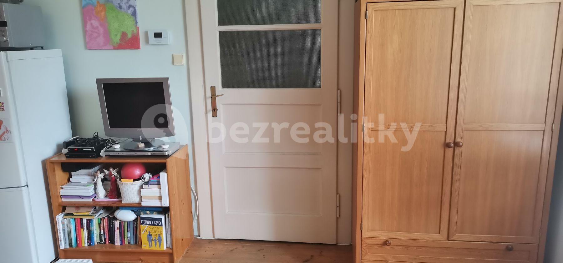 Prenájom bytu 1-izbový 37 m², Na Maninách, Praha, Praha