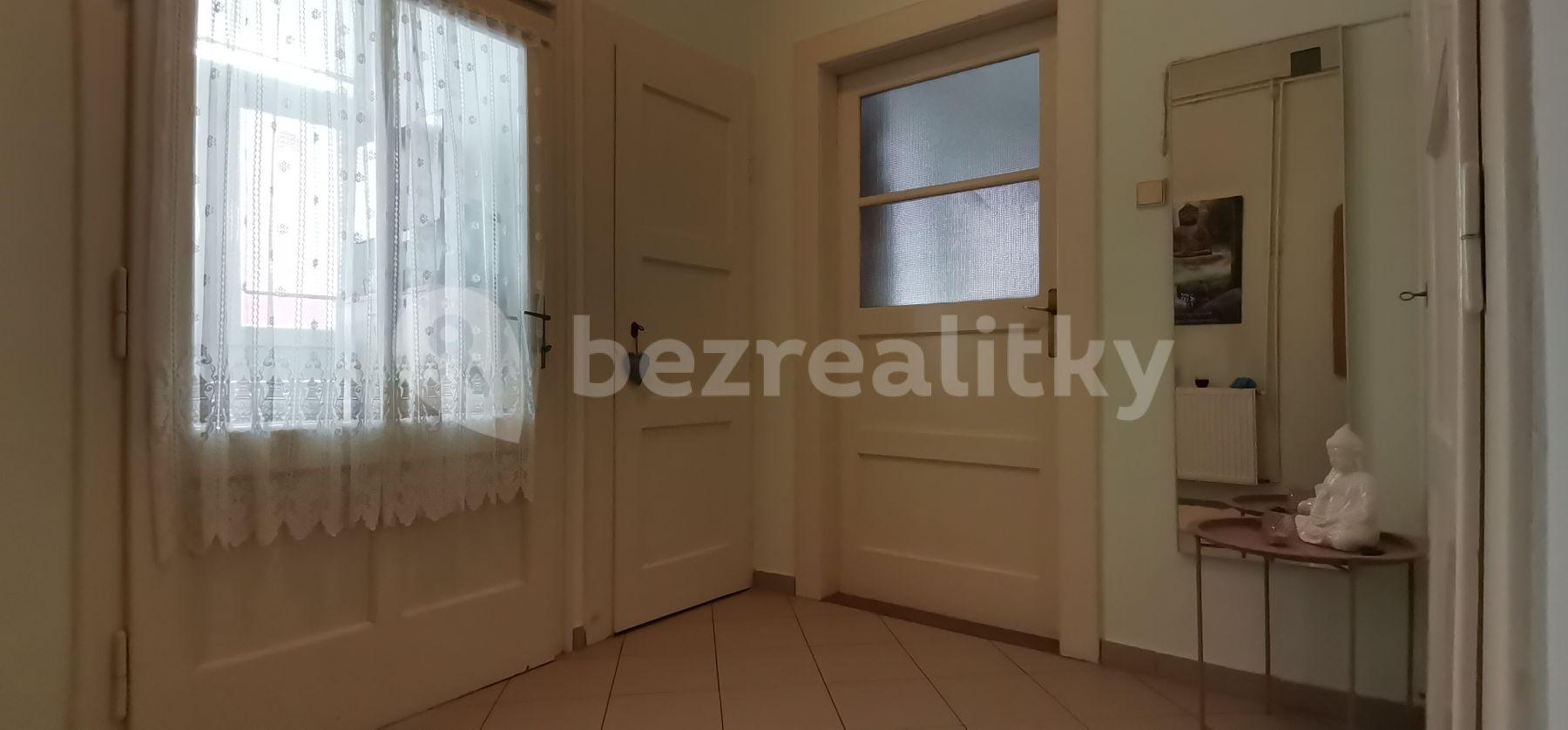 Prenájom bytu 1-izbový 37 m², Na Maninách, Praha, Praha