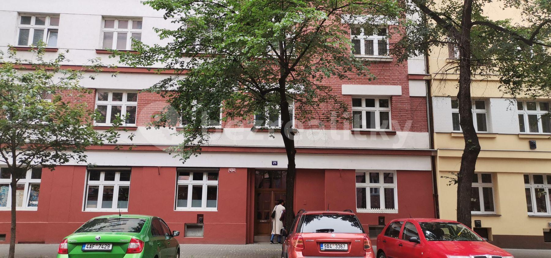 Prenájom bytu 1-izbový 37 m², Na Maninách, Praha, Praha