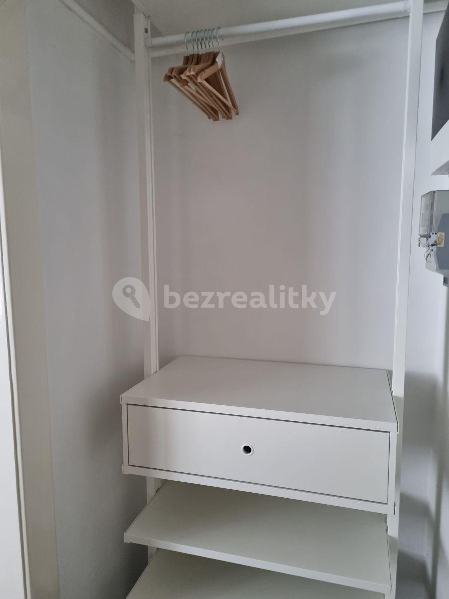 Prenájom bytu Garsoniéra 42 m², Podhorská, Praha, Praha