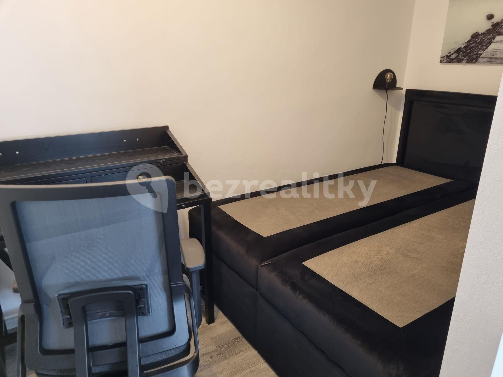 Prenájom bytu Garsoniéra 42 m², Podhorská, Praha, Praha