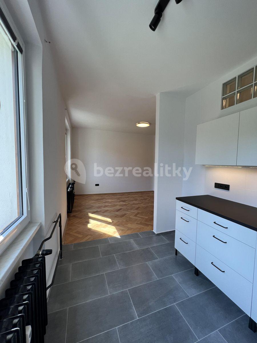 Prenájom bytu 2-izbový 56 m², Marie Pujmanové, Trutnov, Královéhradecký kraj