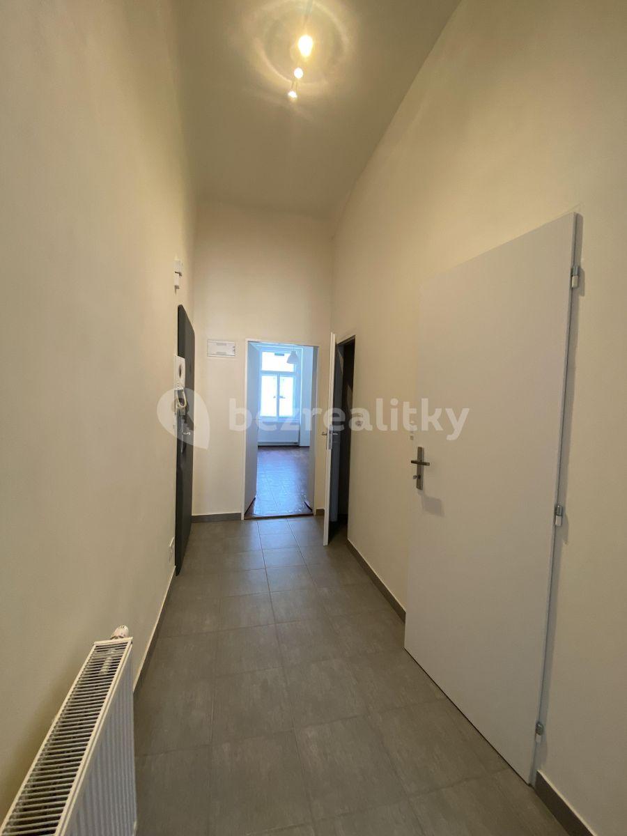 Prenájom bytu 1-izbový 45 m², Koněvova, Praha, Praha