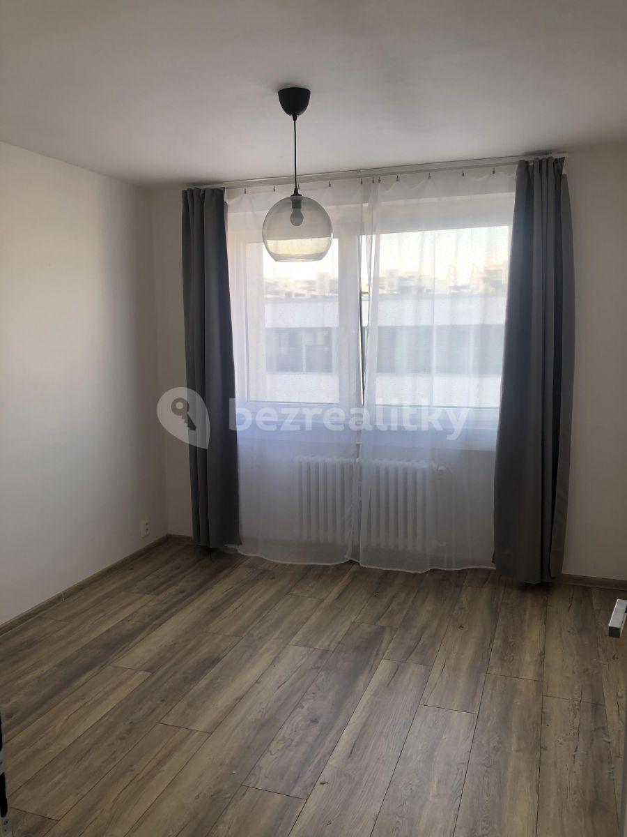 Prenájom bytu 3-izbový 69 m², Jičínská, Praha, Praha