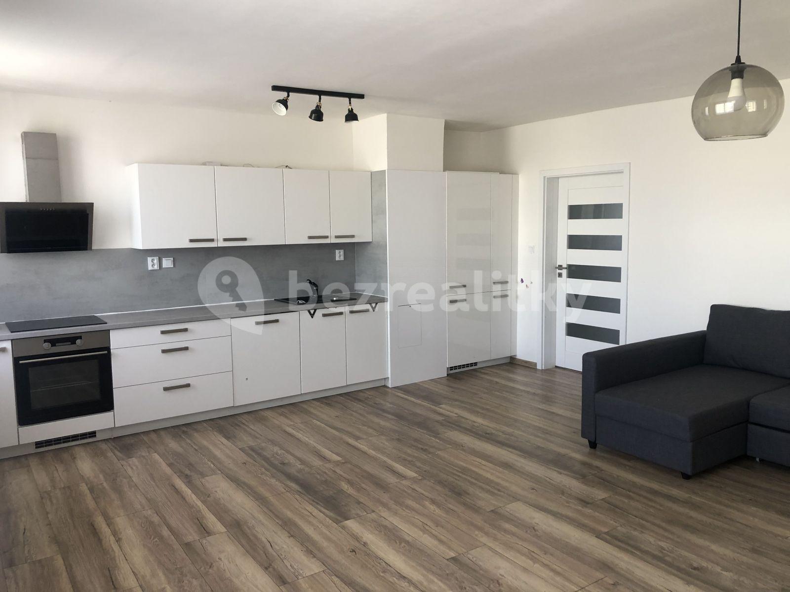 Prenájom bytu 3-izbový 69 m², Jičínská, Praha, Praha