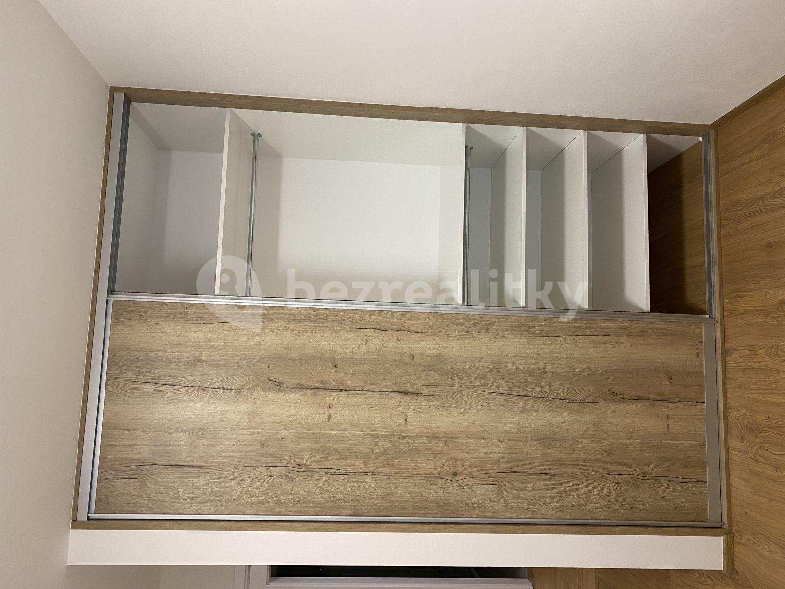 Prenájom bytu 2-izbový 63 m², Stochovská, Praha, Praha