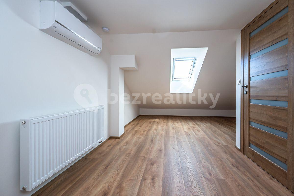 Predaj bytu 5-izbový 120 m², Dobříč, Středočeský kraj