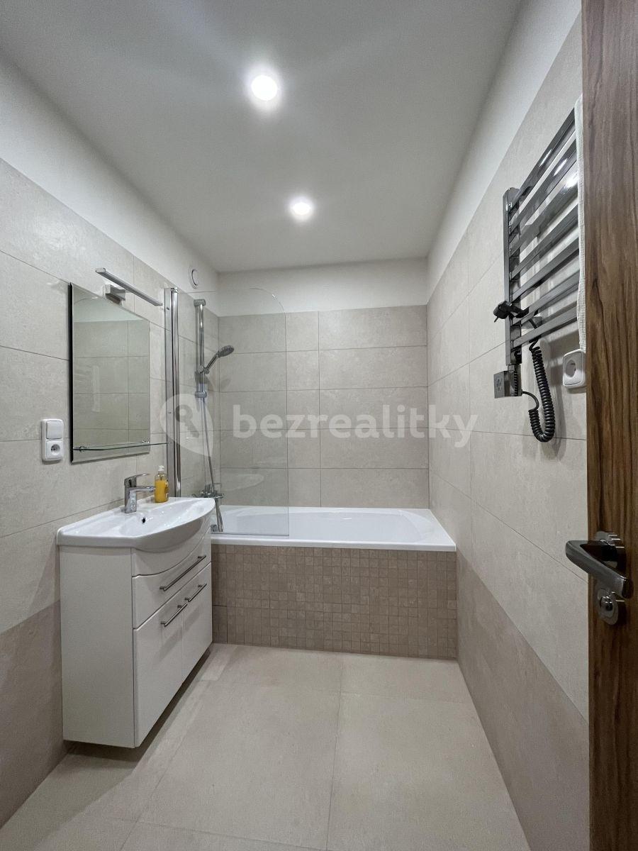 Prenájom bytu 3-izbový 62 m², Bernolákova, Praha, Praha