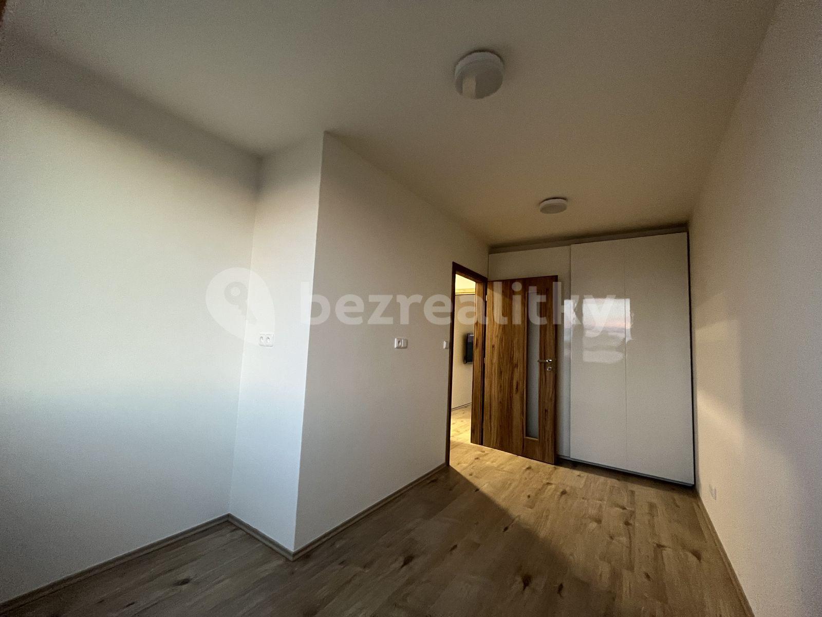 Prenájom bytu 3-izbový 62 m², Bernolákova, Praha, Praha