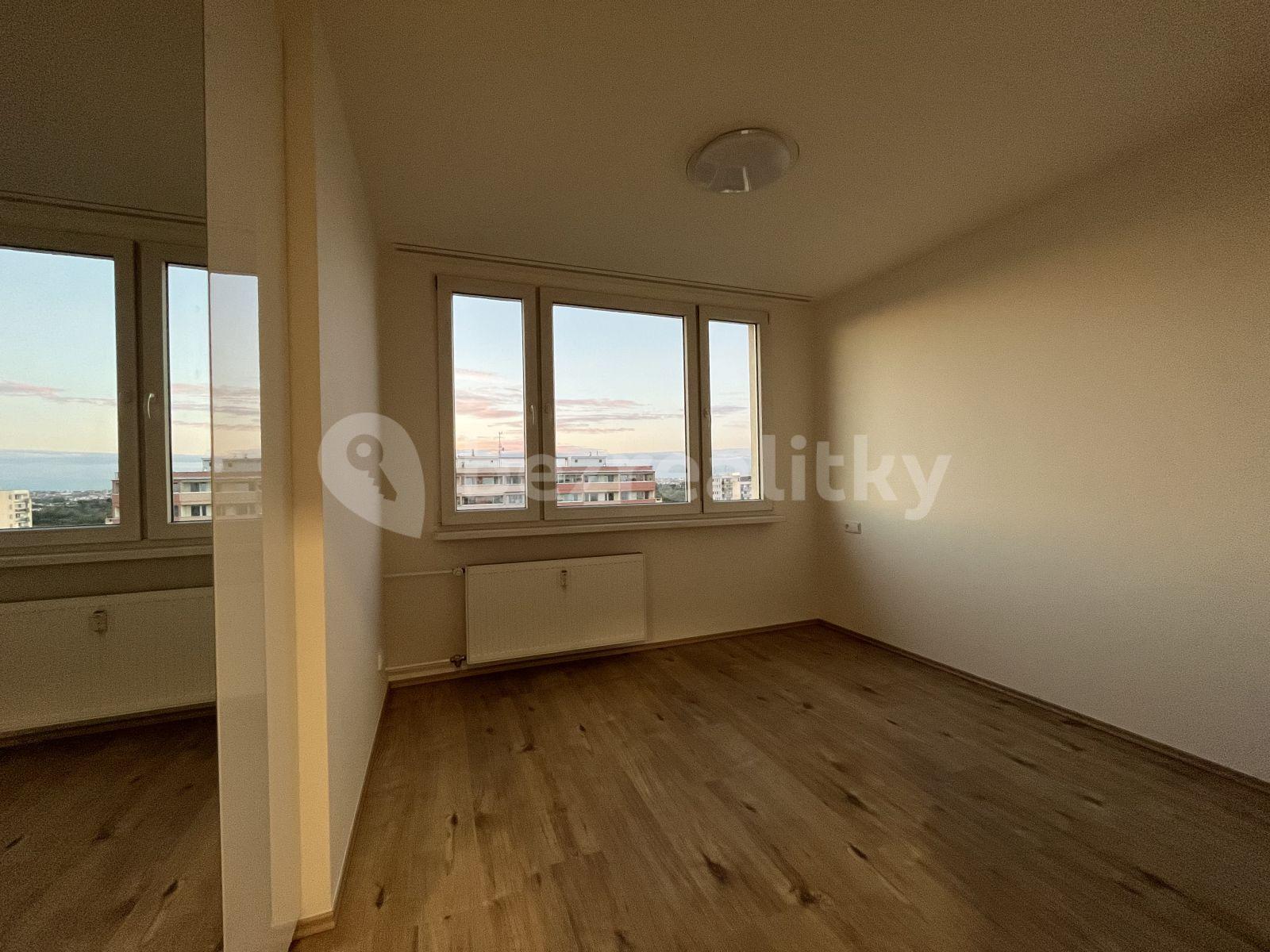 Prenájom bytu 3-izbový 62 m², Bernolákova, Praha, Praha