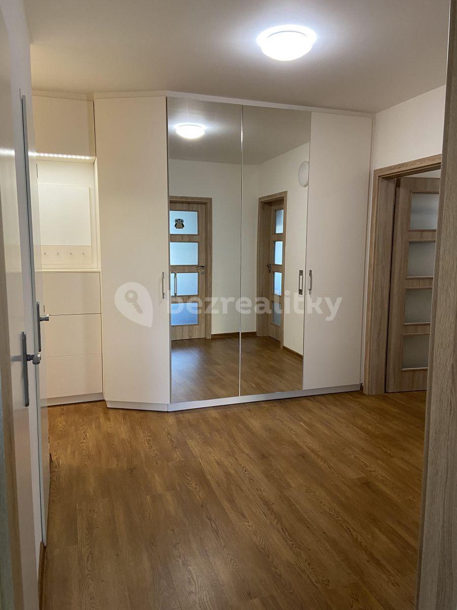 Prenájom bytu 3-izbový 74 m², Plevenská, Praha, Praha