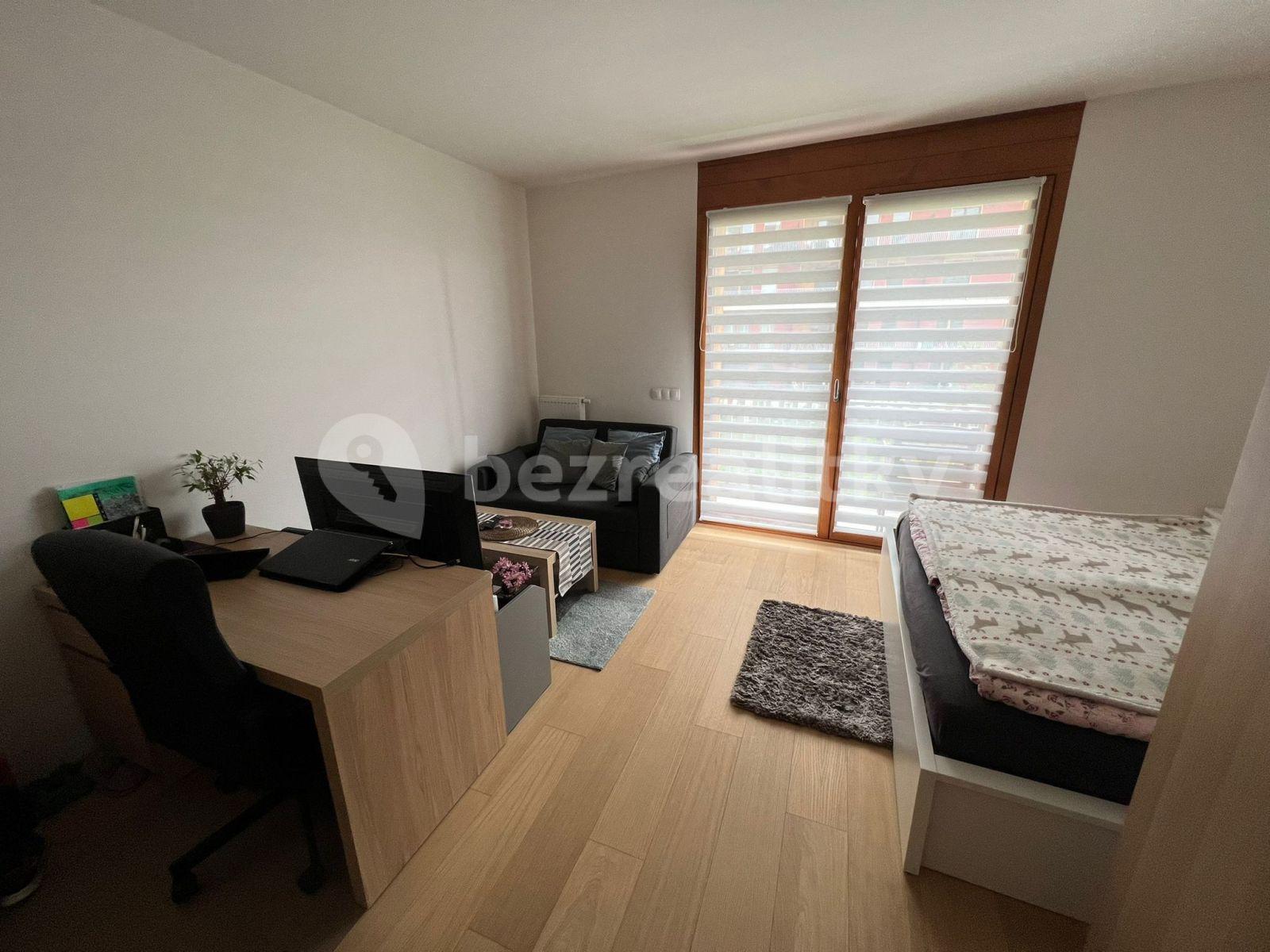 Prenájom bytu 1-izbový 42 m², Vrátnická, Praha, Praha