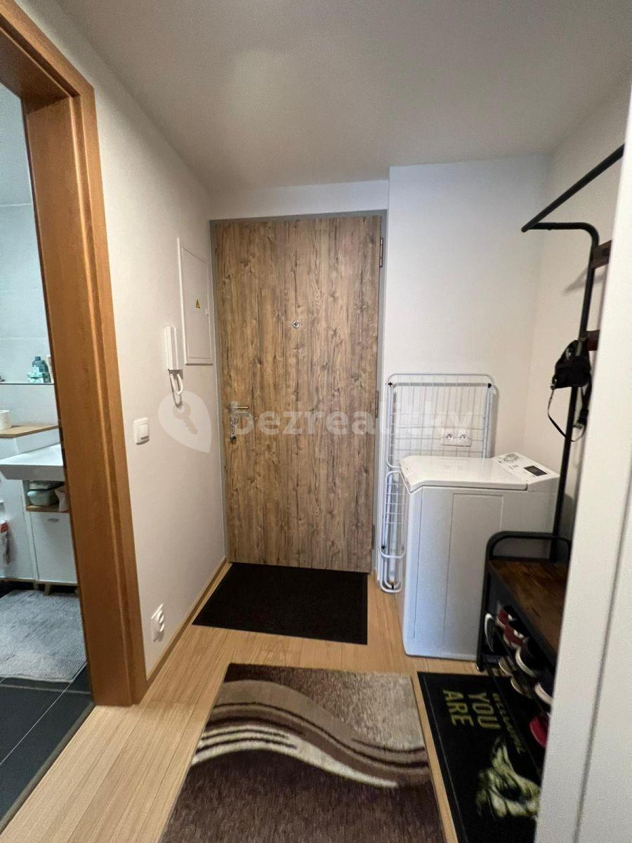 Prenájom bytu 1-izbový 42 m², Vrátnická, Praha, Praha