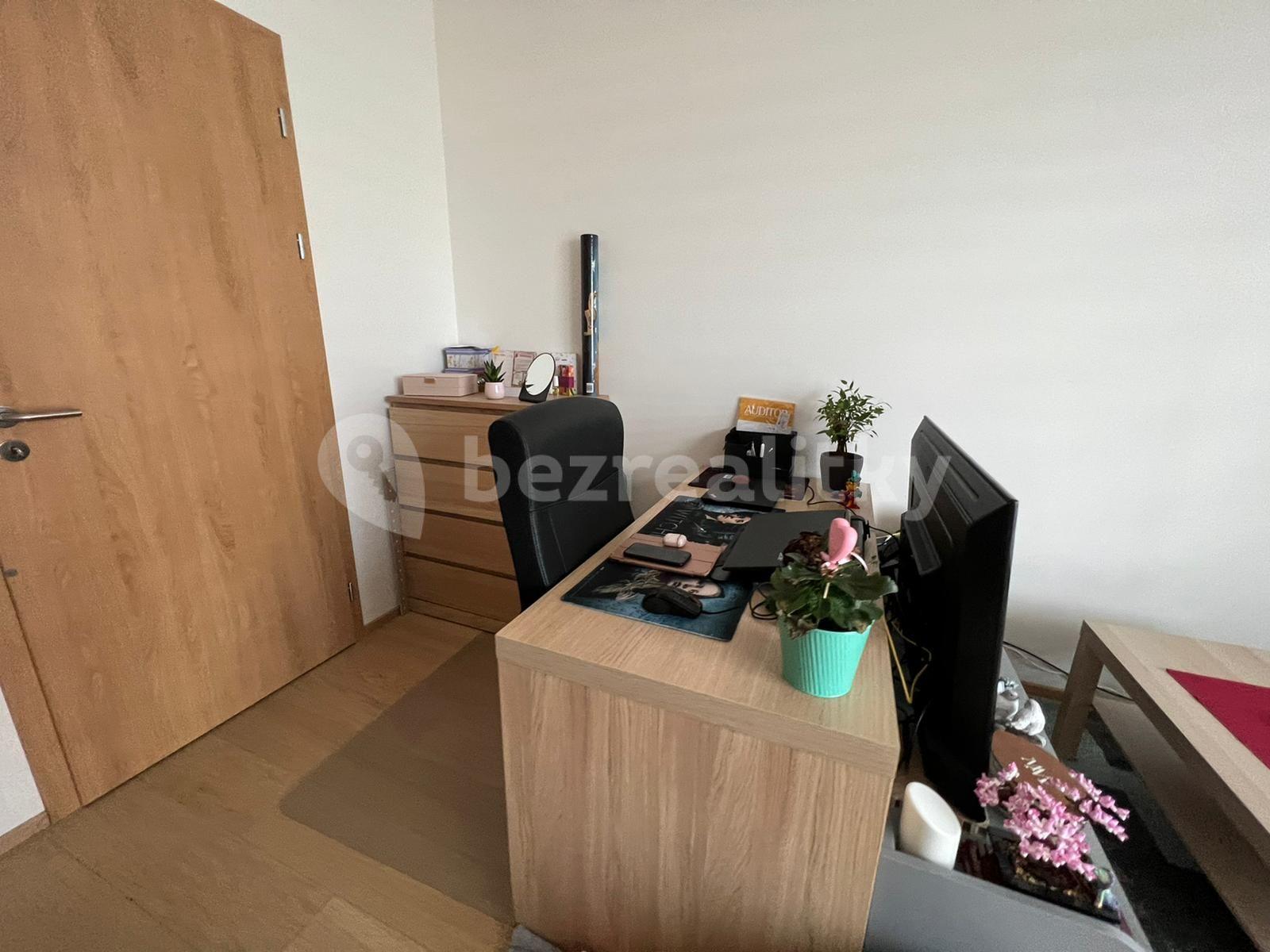 Prenájom bytu 1-izbový 42 m², Vrátnická, Praha, Praha