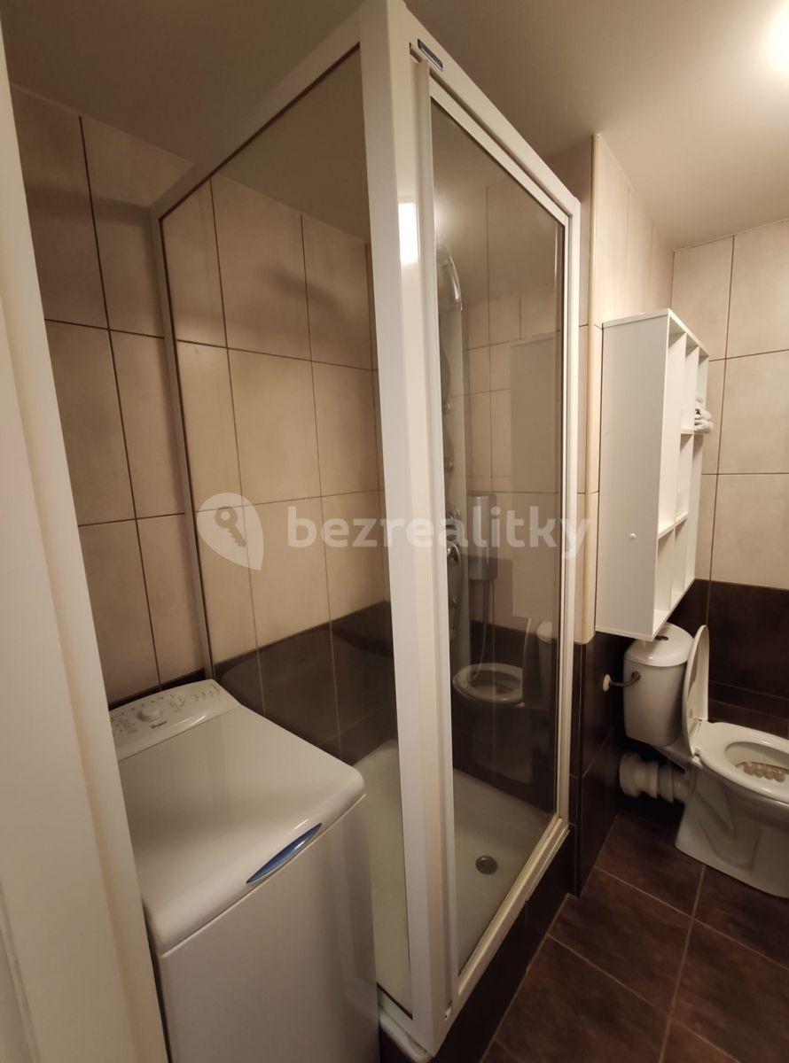 Prenájom bytu 2-izbový 37 m², Větrná, České Budějovice, Jihočeský kraj