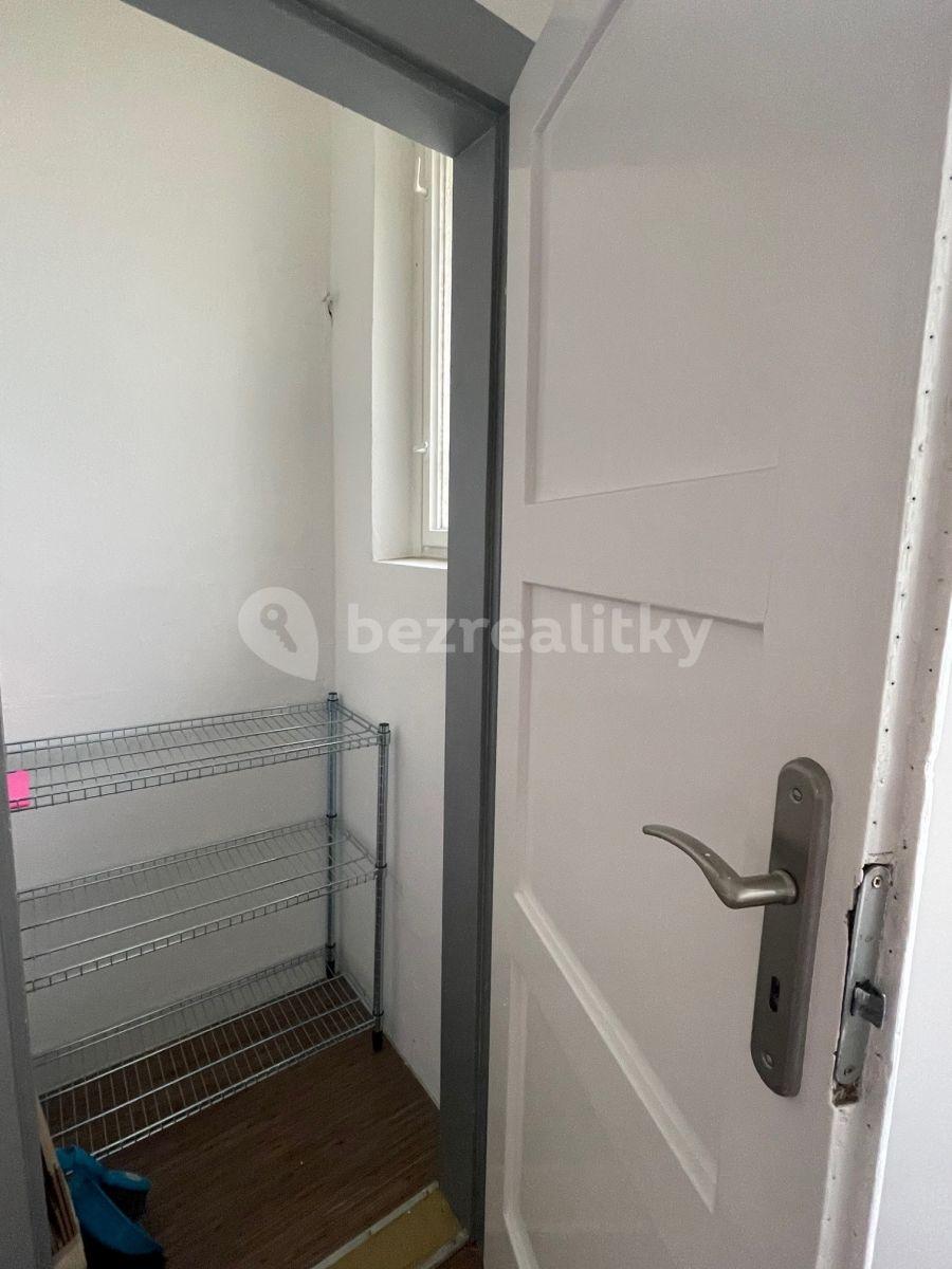 Prenájom bytu 2-izbový 51 m², Kouřimská, Praha, Praha