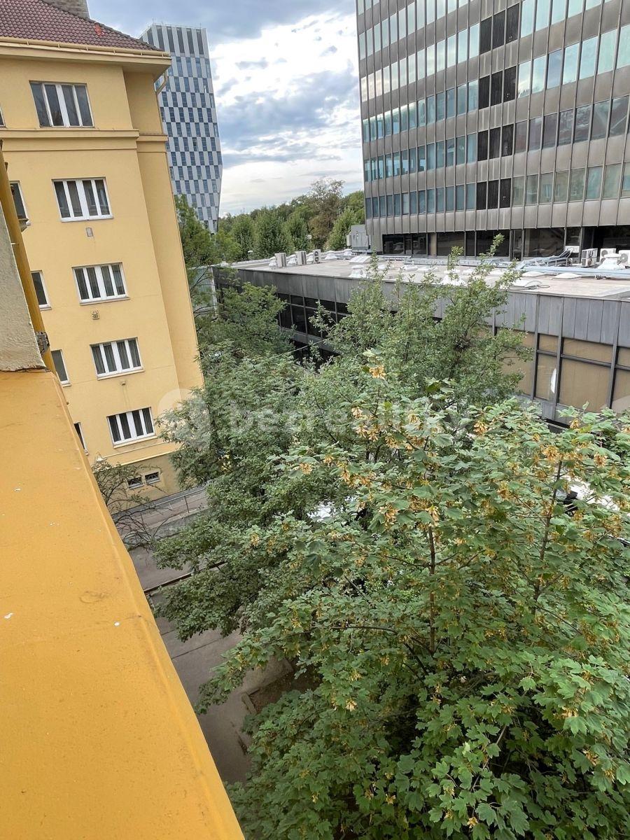 Prenájom bytu 2-izbový 51 m², Kouřimská, Praha, Praha