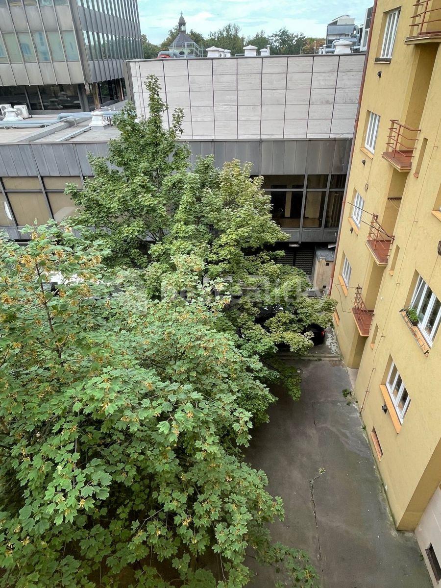 Prenájom bytu 2-izbový 51 m², Kouřimská, Praha, Praha