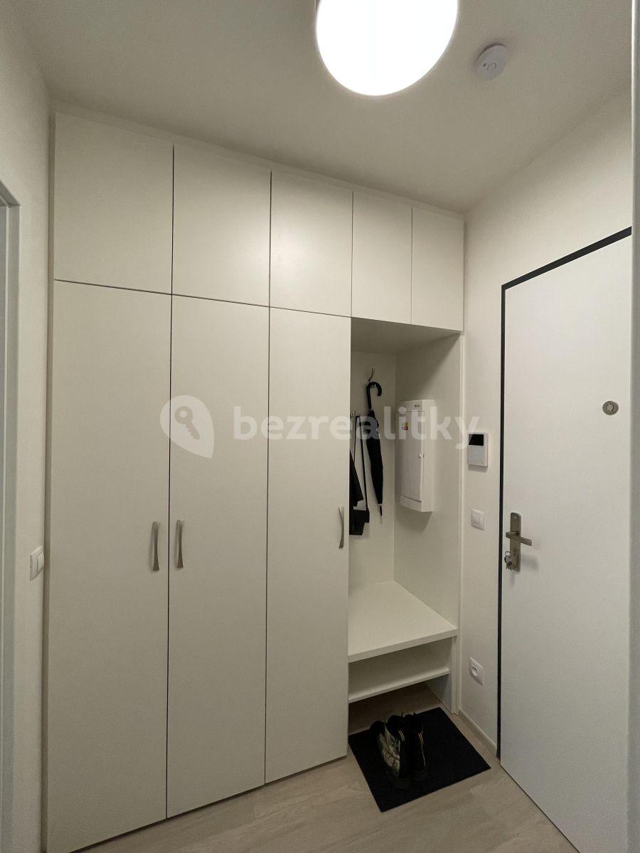 Prenájom bytu 1-izbový 33 m², Hartigova, Praha, Praha