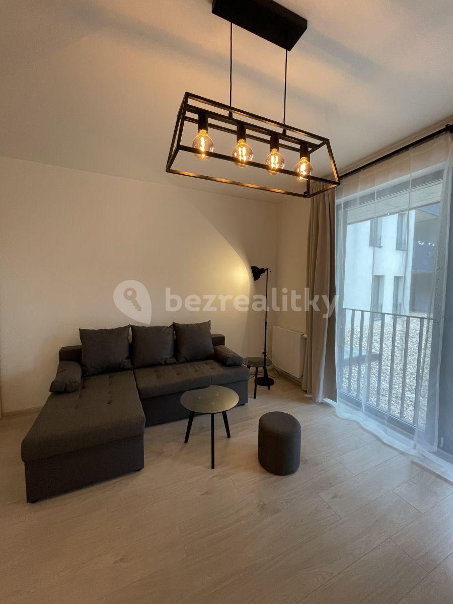 Prenájom bytu 1-izbový 33 m², Hartigova, Praha, Praha