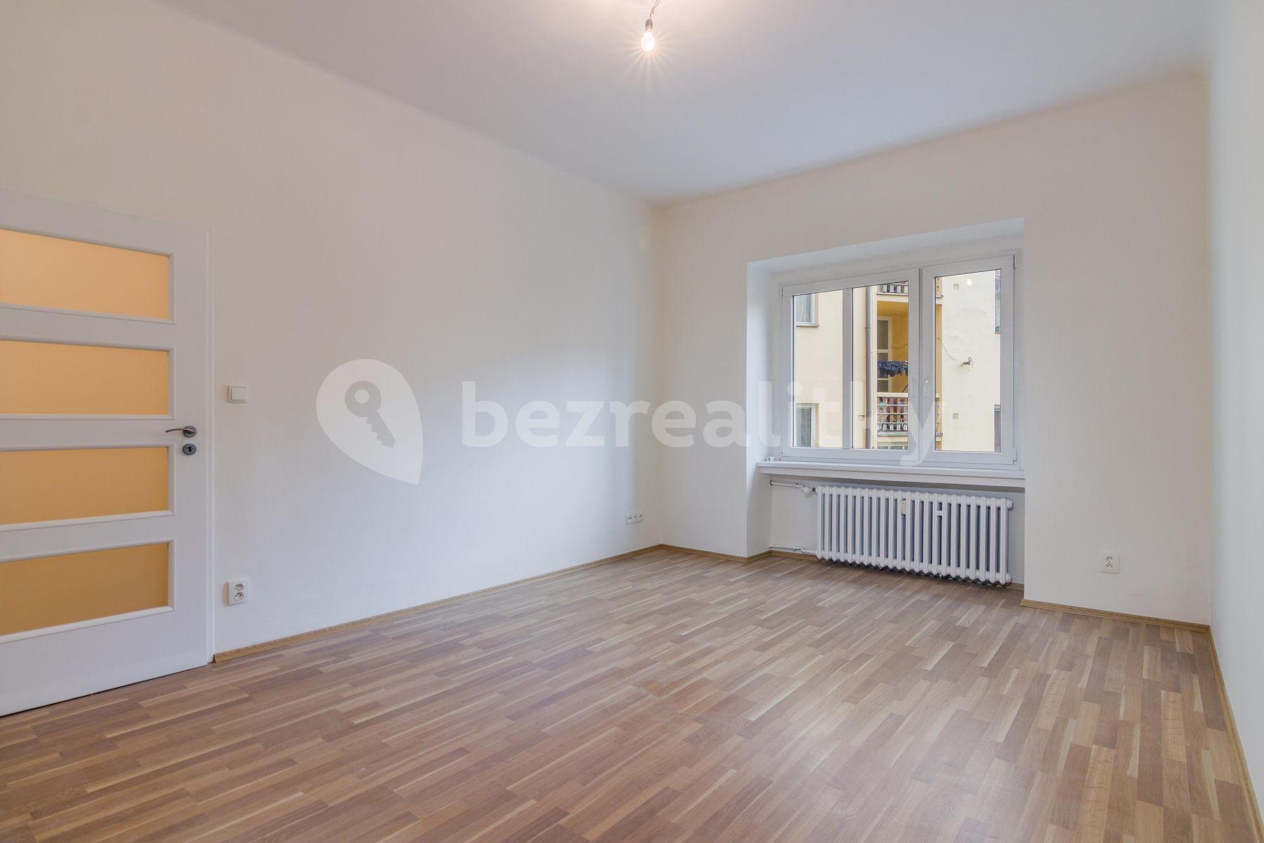 Prenájom bytu 2-izbový 45 m², U Pernštejnských, Praha, Praha