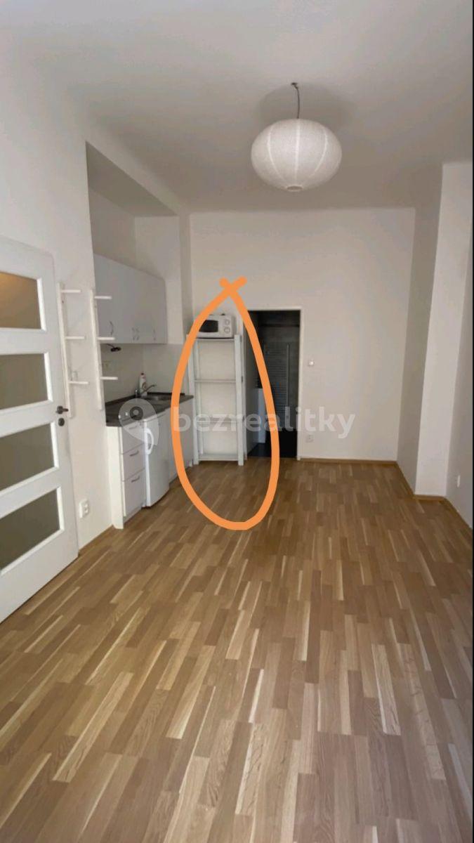 Prenájom bytu 2-izbový 45 m², U Pernštejnských, Praha, Praha