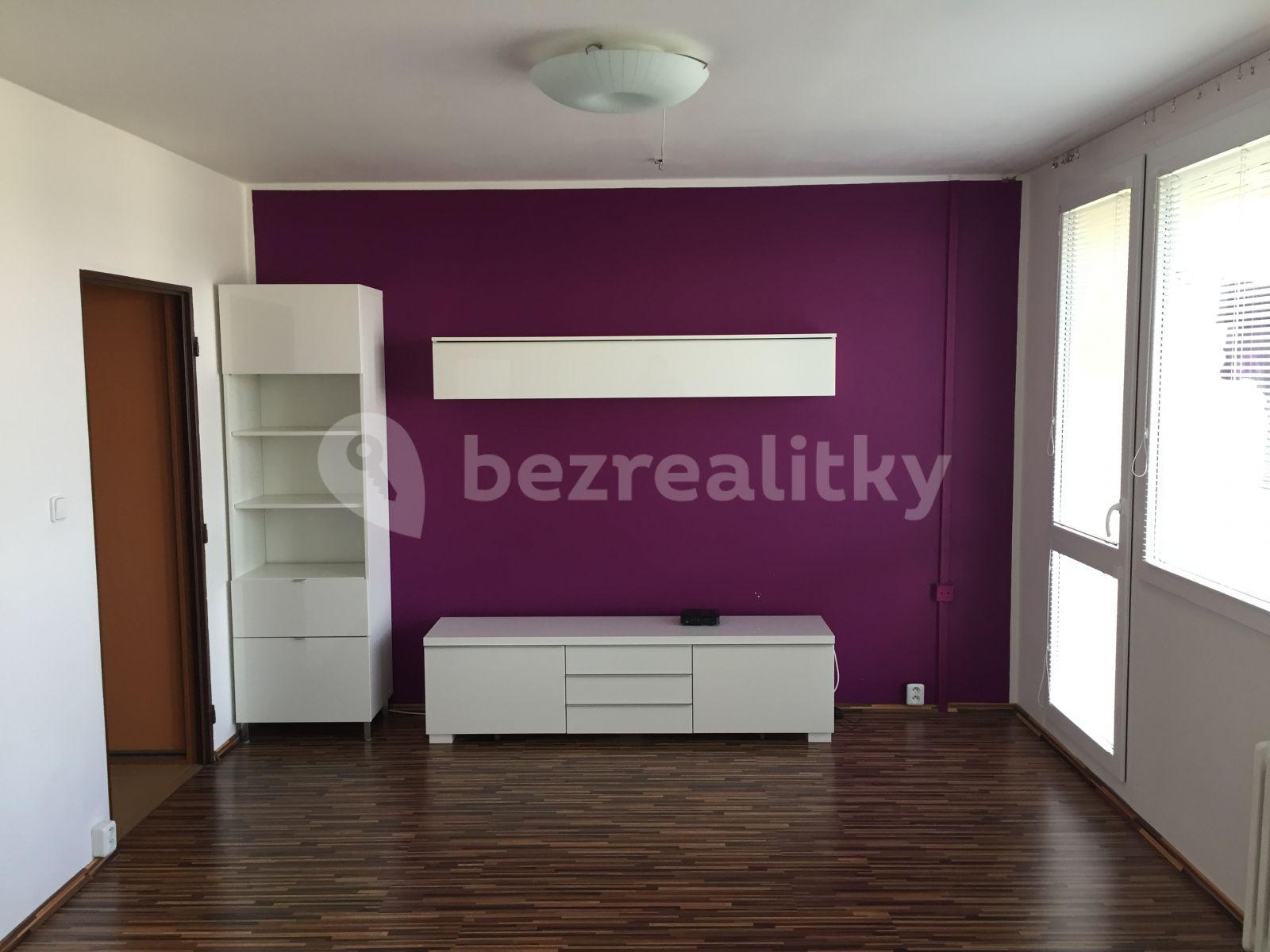 Prenájom bytu 3-izbový 72 m², Stříbrského, Praha, Praha