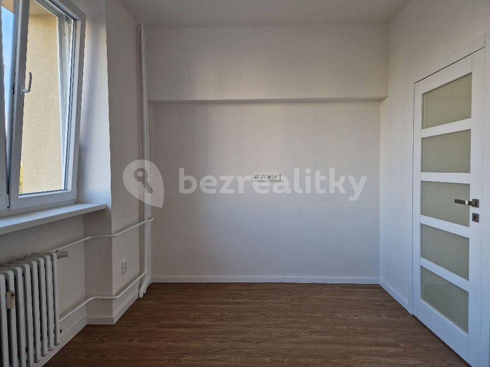 Prenájom bytu 1-izbový 47 m², Litevská, Praha, Praha