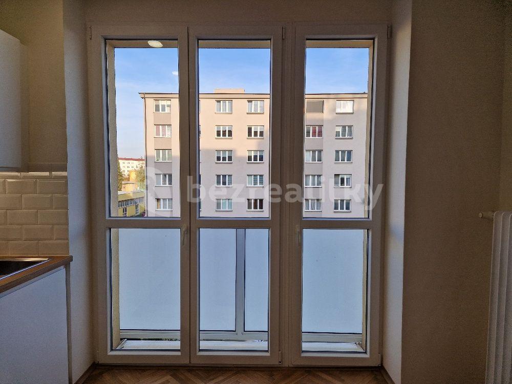 Prenájom bytu 1-izbový 47 m², Litevská, Praha, Praha