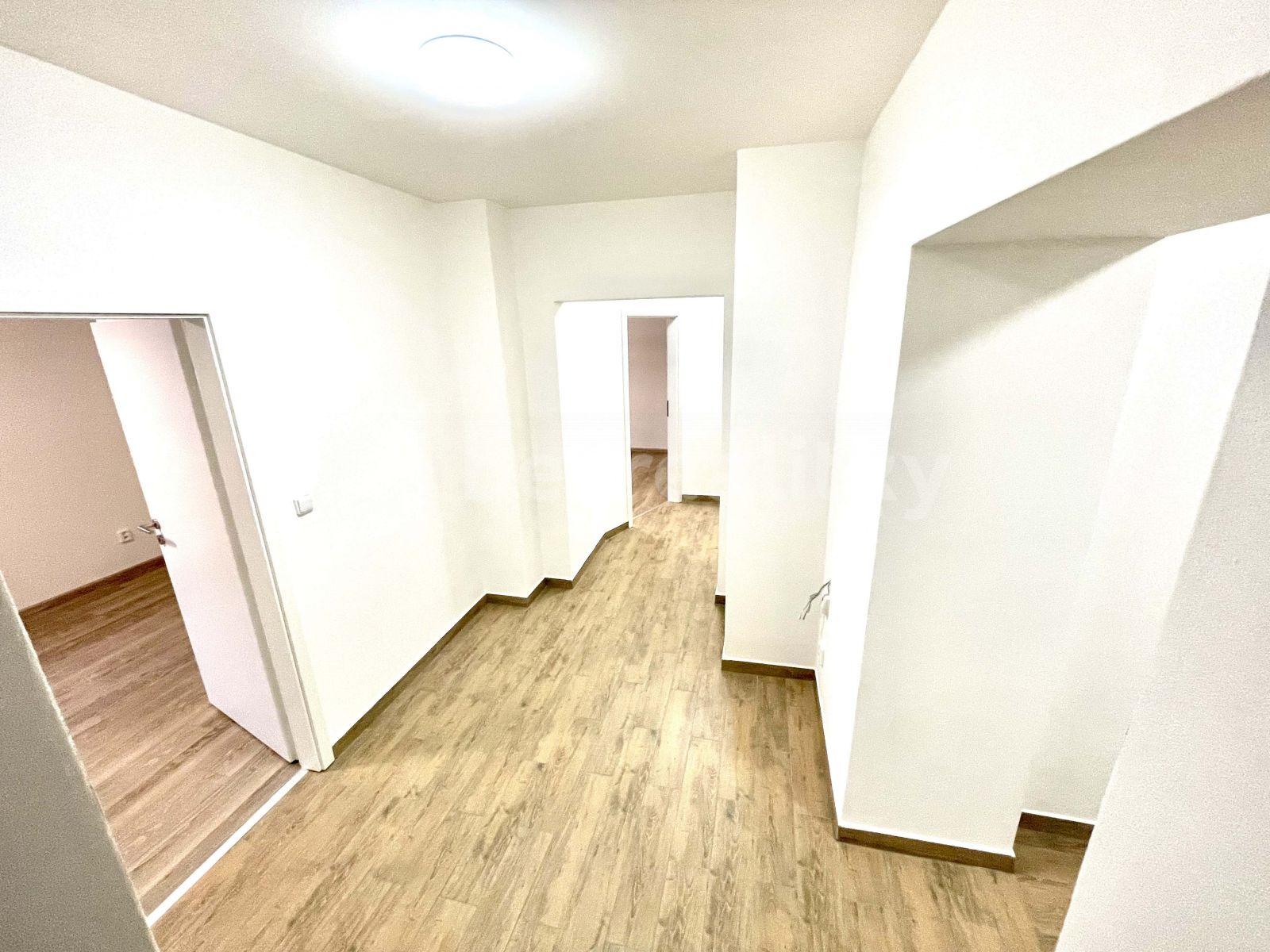 Prenájom bytu 3-izbový 84 m², Hřebečská, Buštěhrad, Středočeský kraj