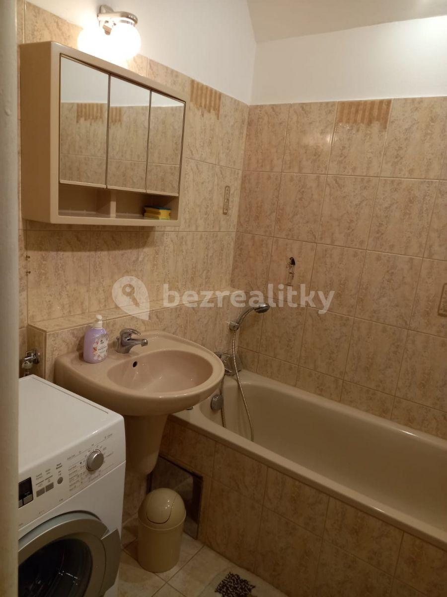 Prenájom bytu 3-izbový 66 m², Jablonecká, Praha, Praha