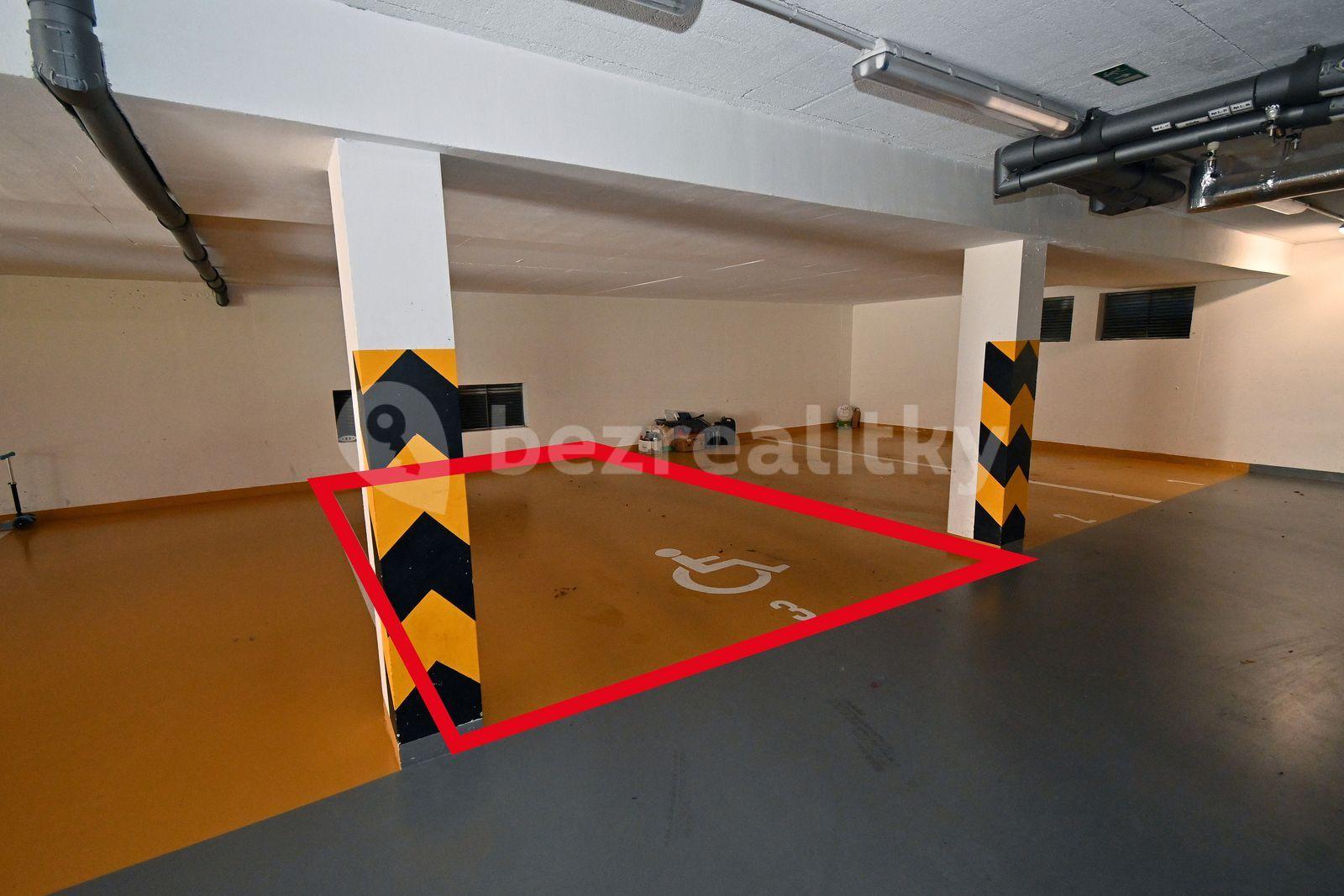 Prenájom bytu 3-izbový 83 m², Václava Trojana, Praha, Praha