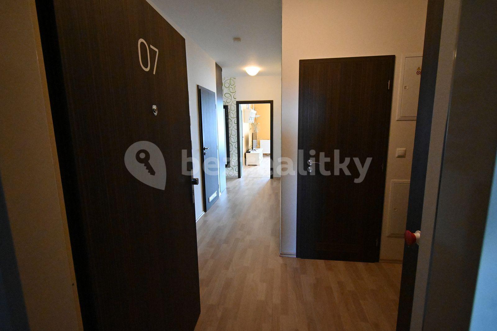 Prenájom bytu 3-izbový 83 m², Václava Trojana, Praha, Praha