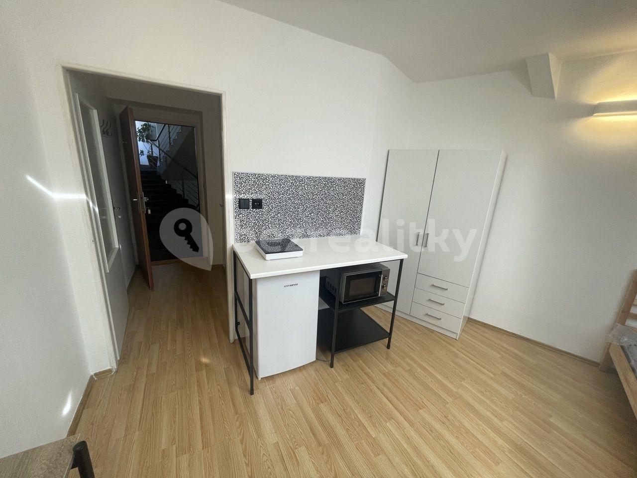 Prenájom bytu Garsoniéra 21 m², Šaldova, Praha, Praha