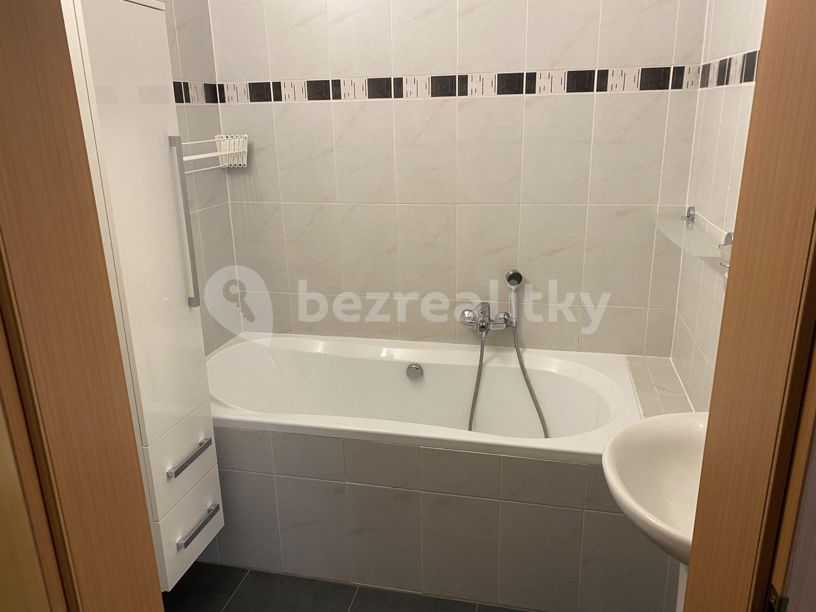 Prenájom bytu 3-izbový 76 m², V Osikách, Praha, Praha