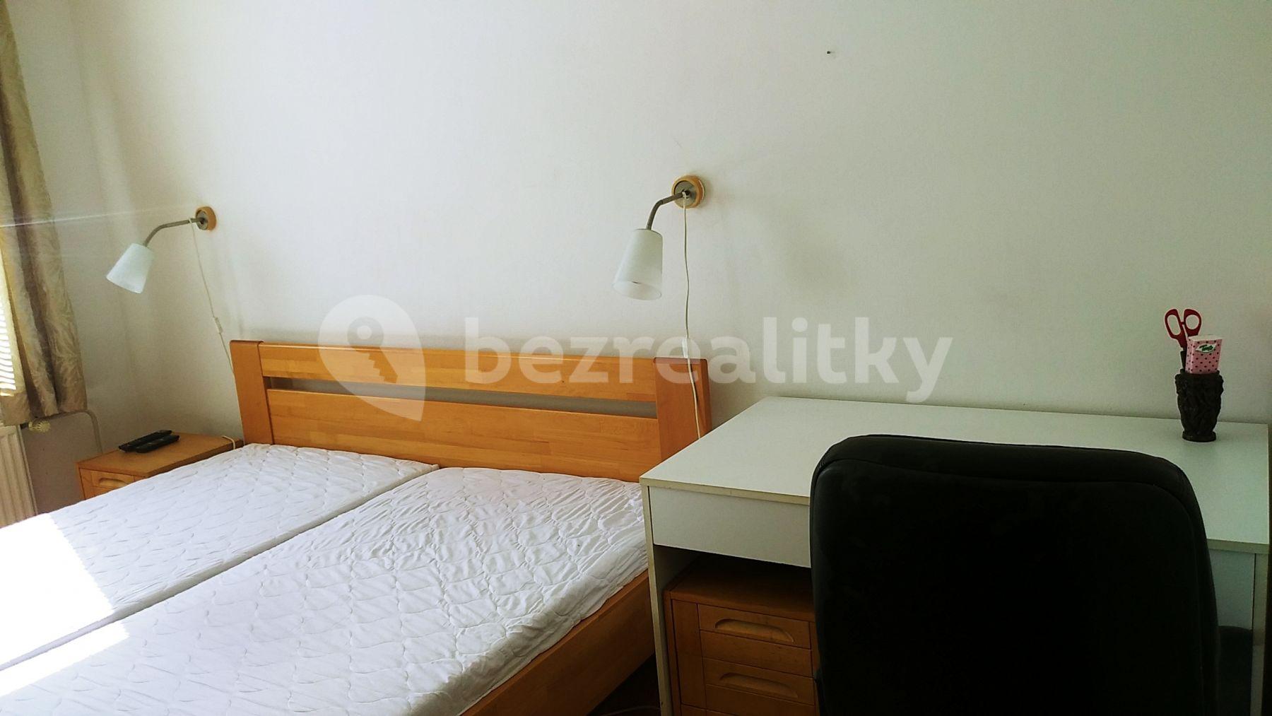 Prenájom bytu 2-izbový 56 m², Zadunajská cesta, Petržalka, Bratislavský kraj