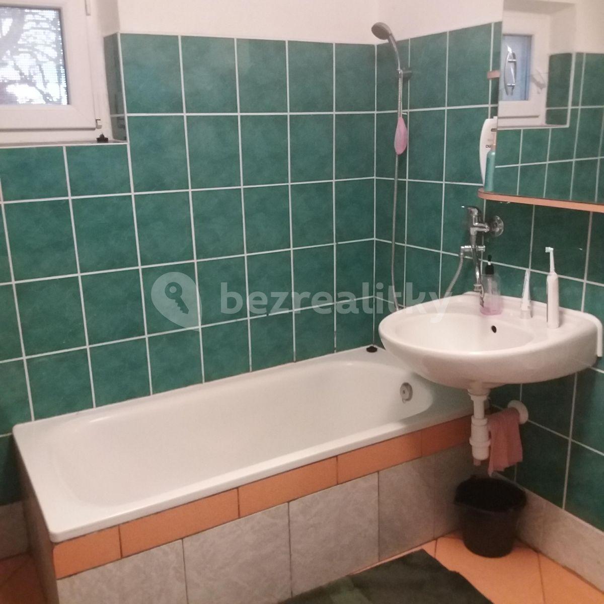 Prenájom bytu 2-izbový 80 m², Štychova, Praha, Praha