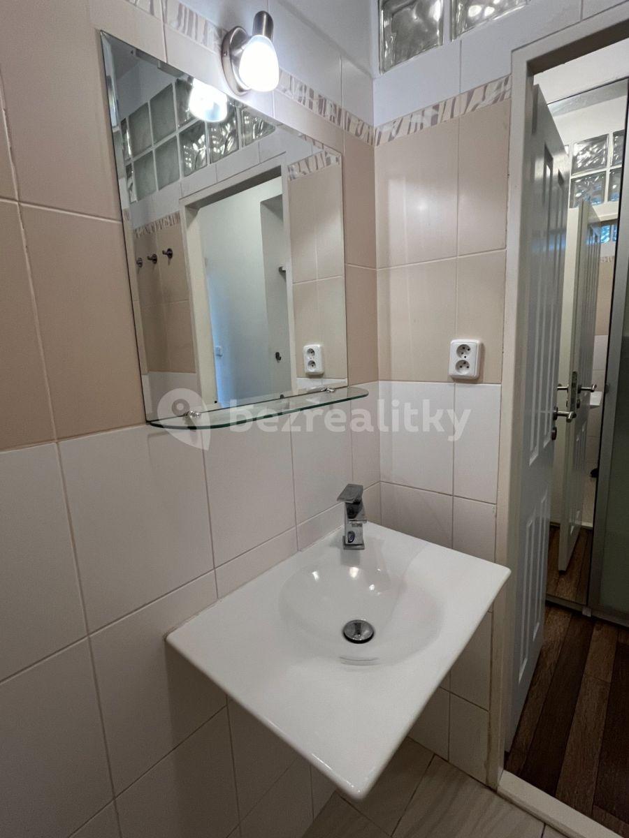 Prenájom bytu 2-izbový 55 m², Jihlavská, Praha, Praha