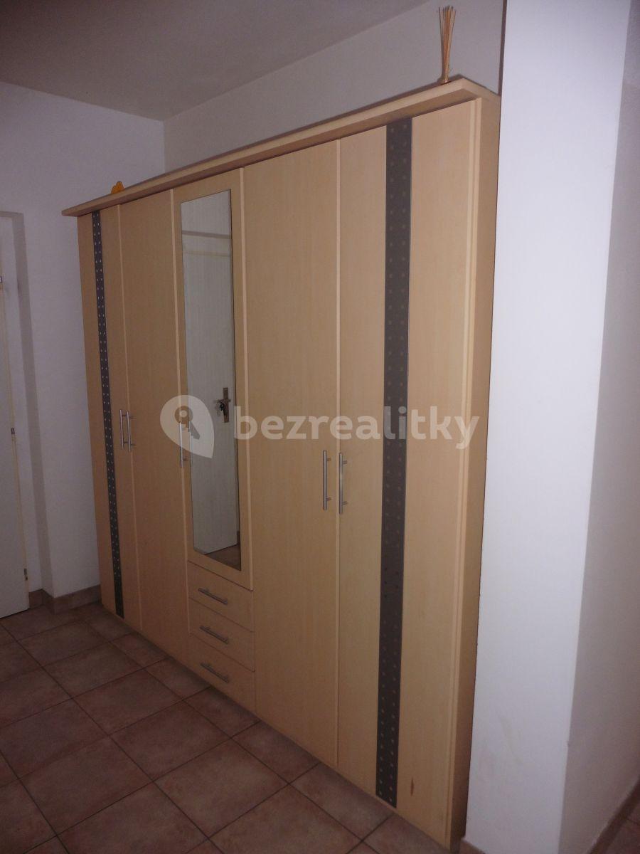 Prenájom bytu 3-izbový 83 m², Pastevců, Praha, Praha