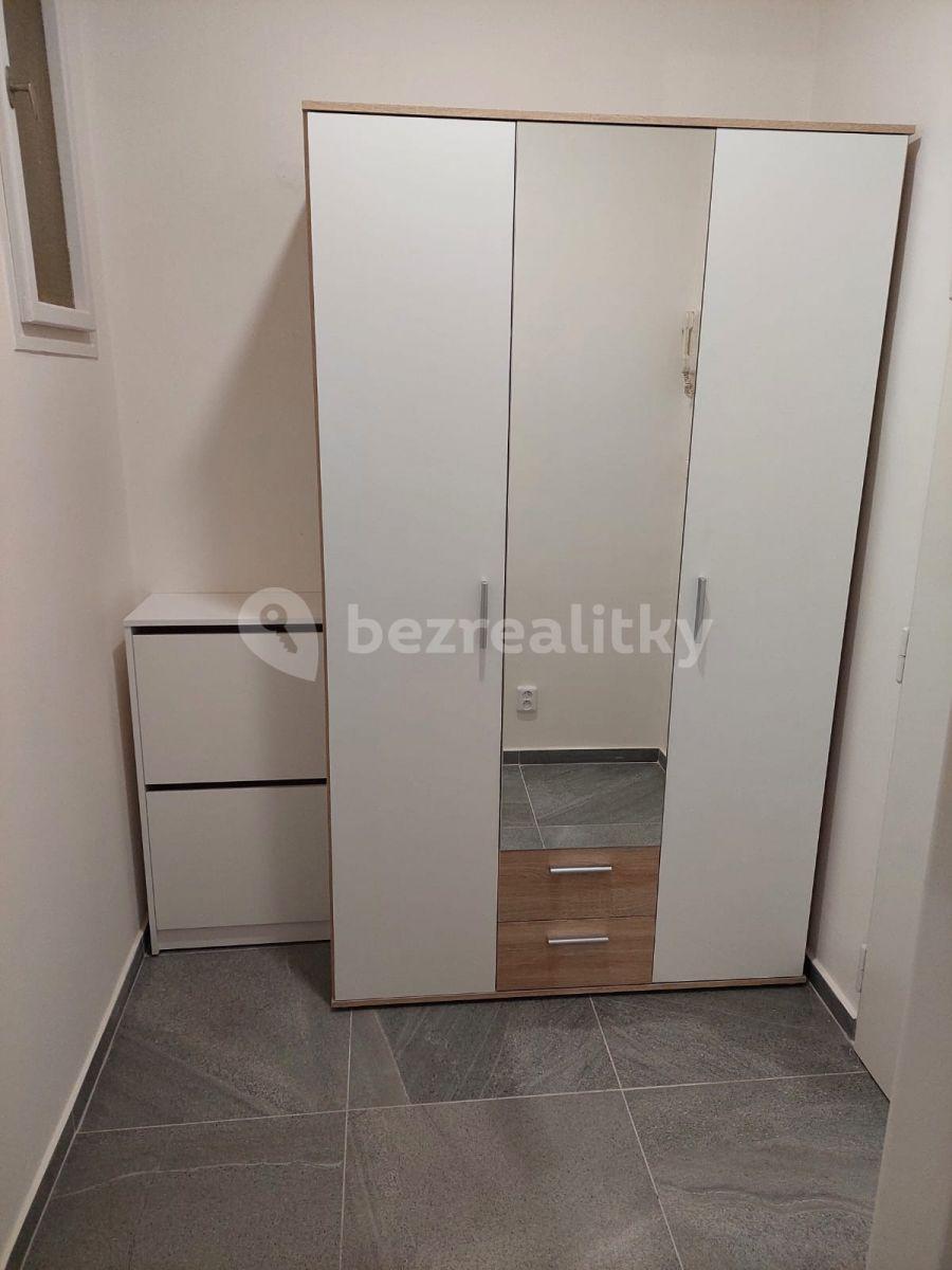 Prenájom bytu Garsoniéra 30 m², Počátecká, Praha, Praha