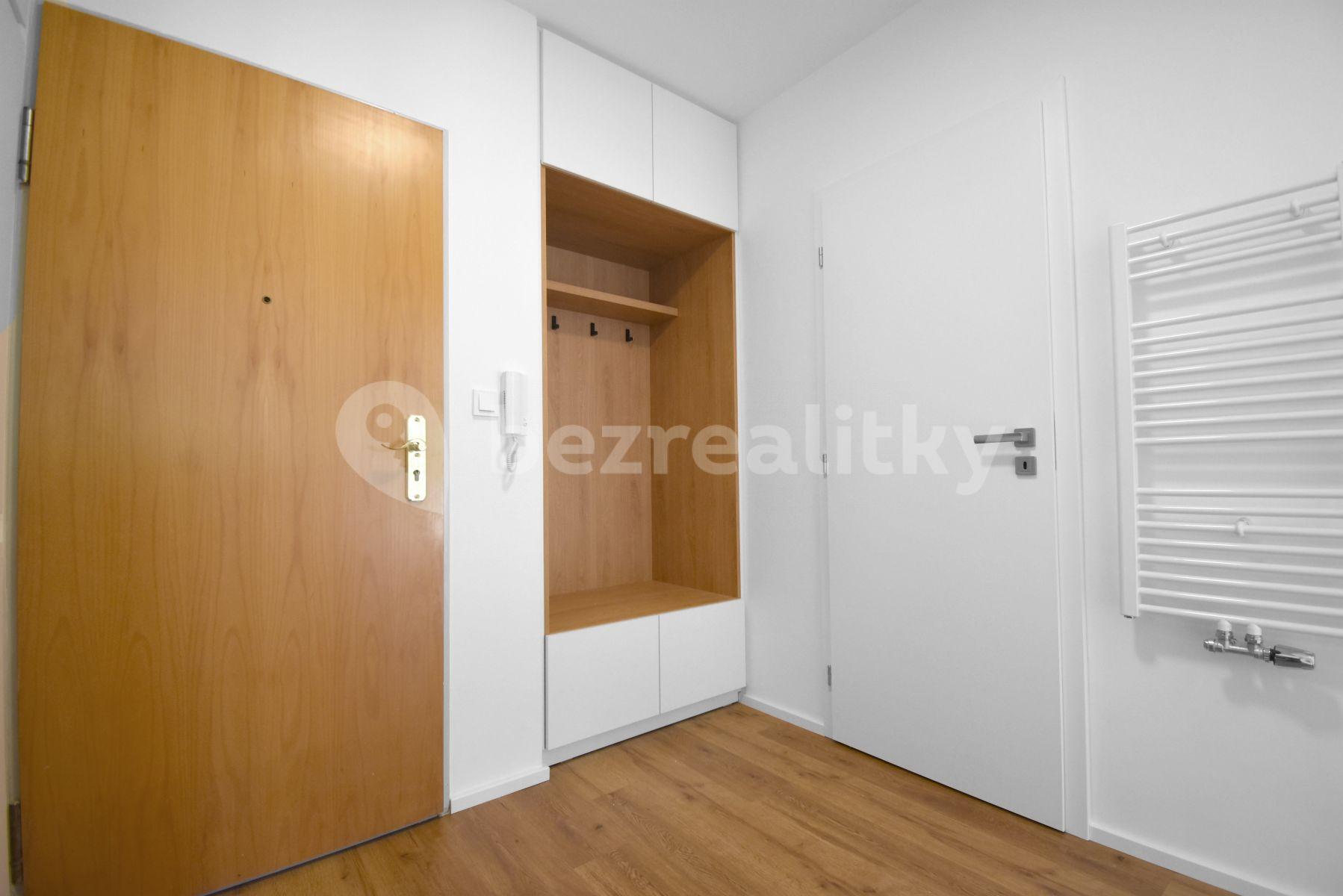 Prenájom bytu Garsoniéra 50 m², U Vojanky, Praha, Praha