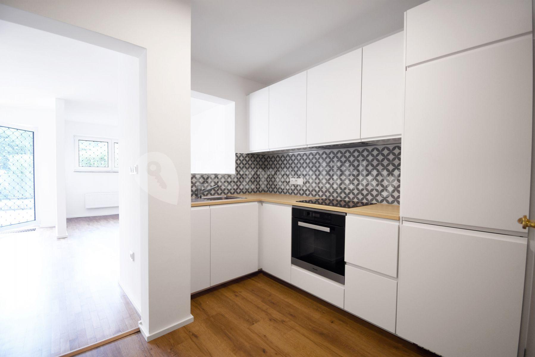 Prenájom bytu Garsoniéra 50 m², U Vojanky, Praha, Praha