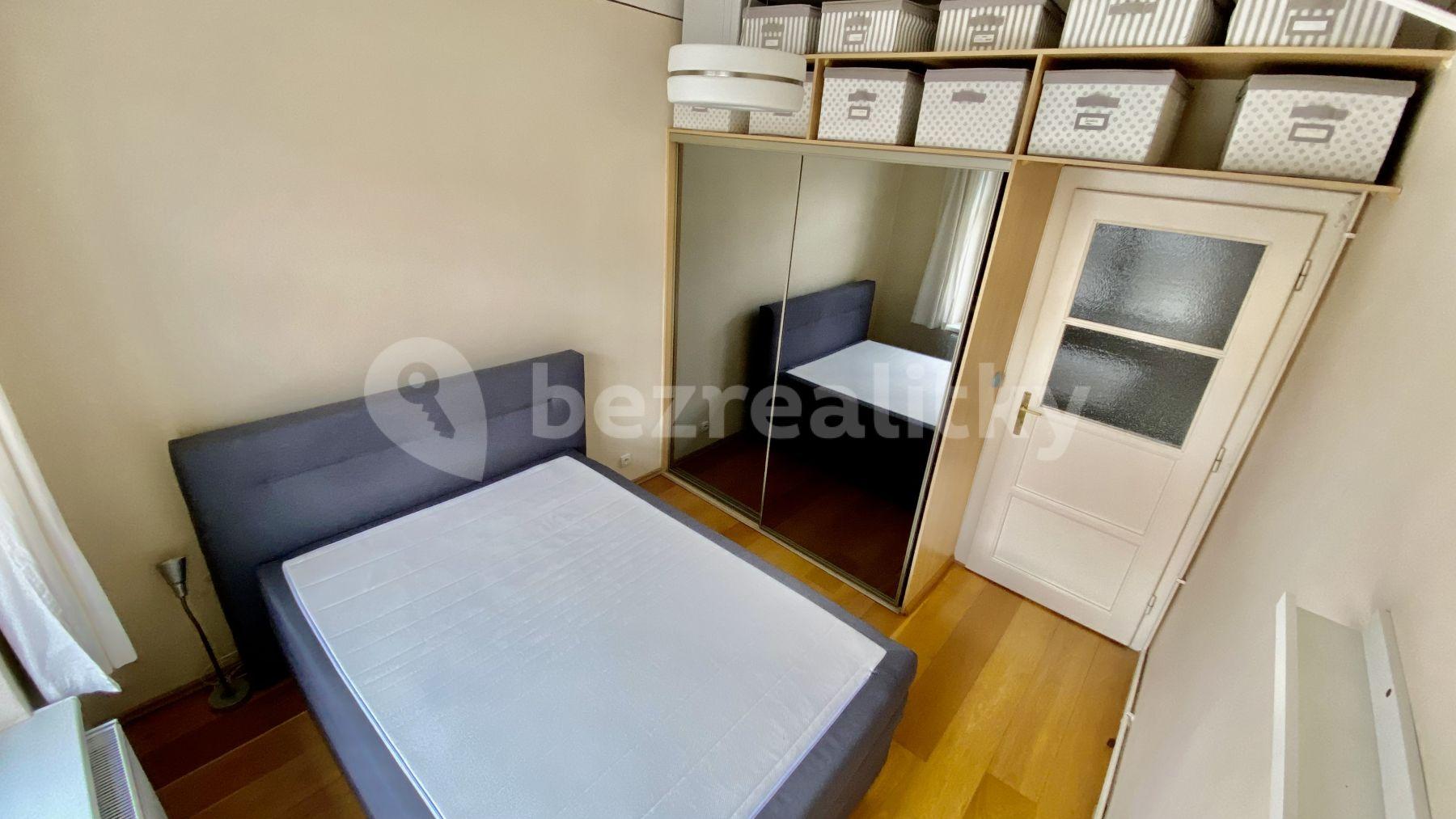 Prenájom bytu 2-izbový 45 m², Polská, Praha, Praha