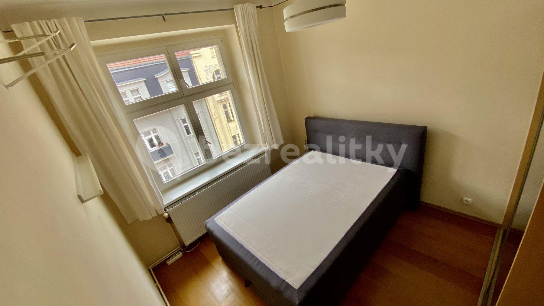 Prenájom bytu 2-izbový 45 m², Polská, Praha, Praha