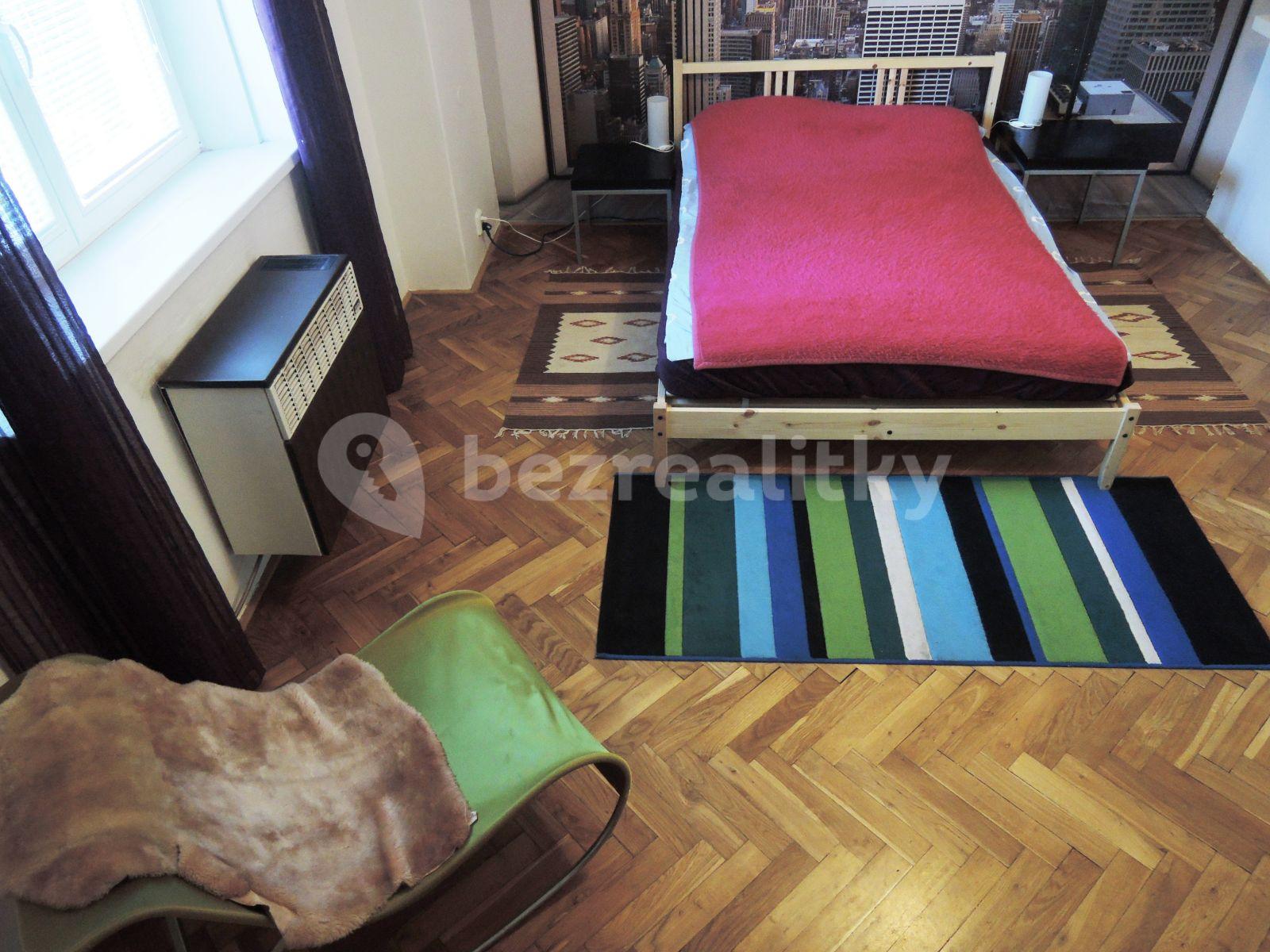 Prenájom bytu Garsoniéra 29 m², Irkutská, Praha, Praha