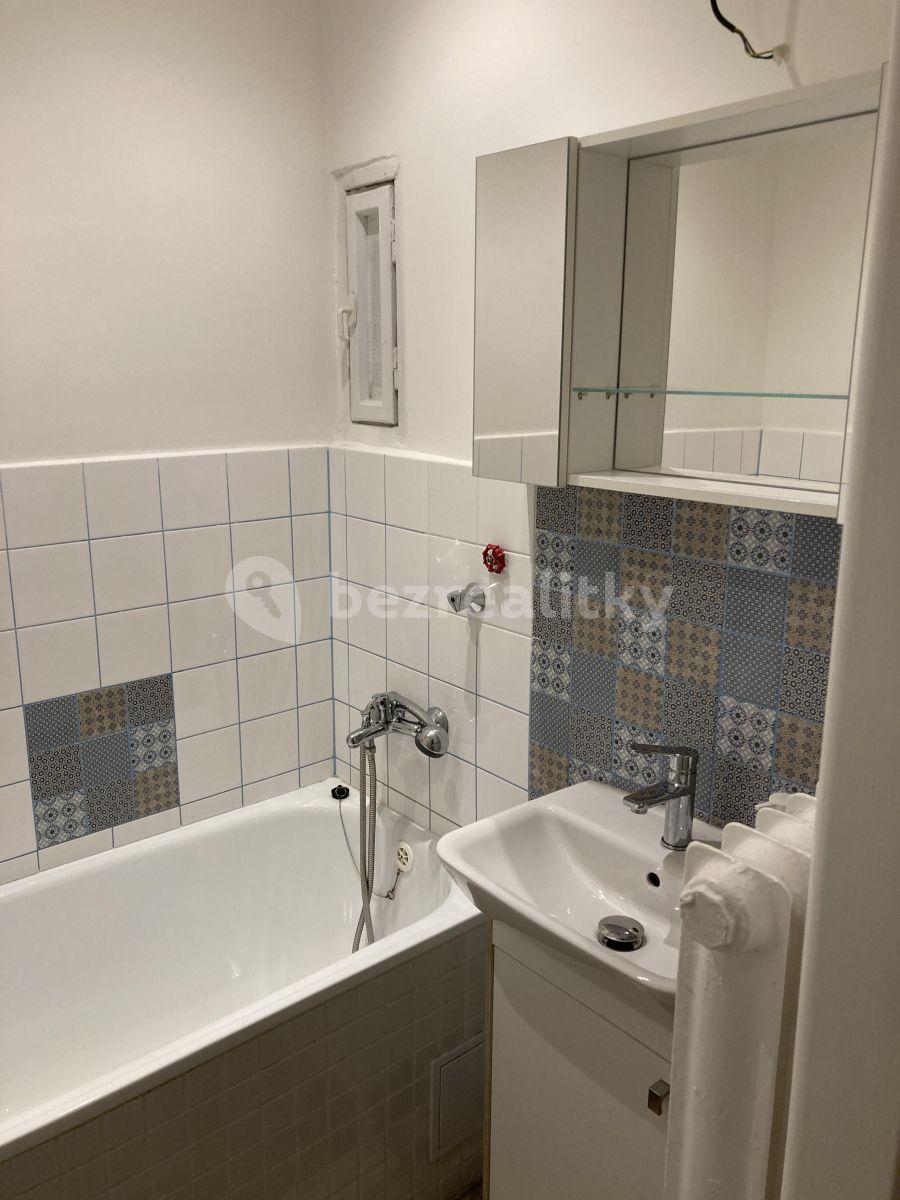 Prenájom bytu 1-izbový 29 m², Strážní, Praha, Praha