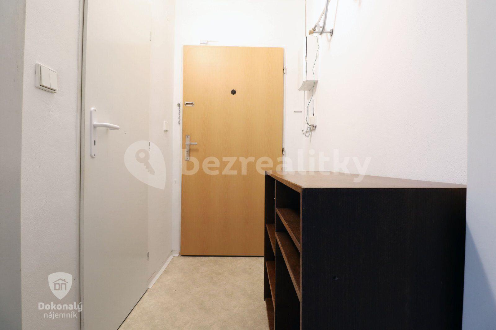 Prenájom bytu 1-izbový 27 m², Spojovací, Milovice, Středočeský kraj