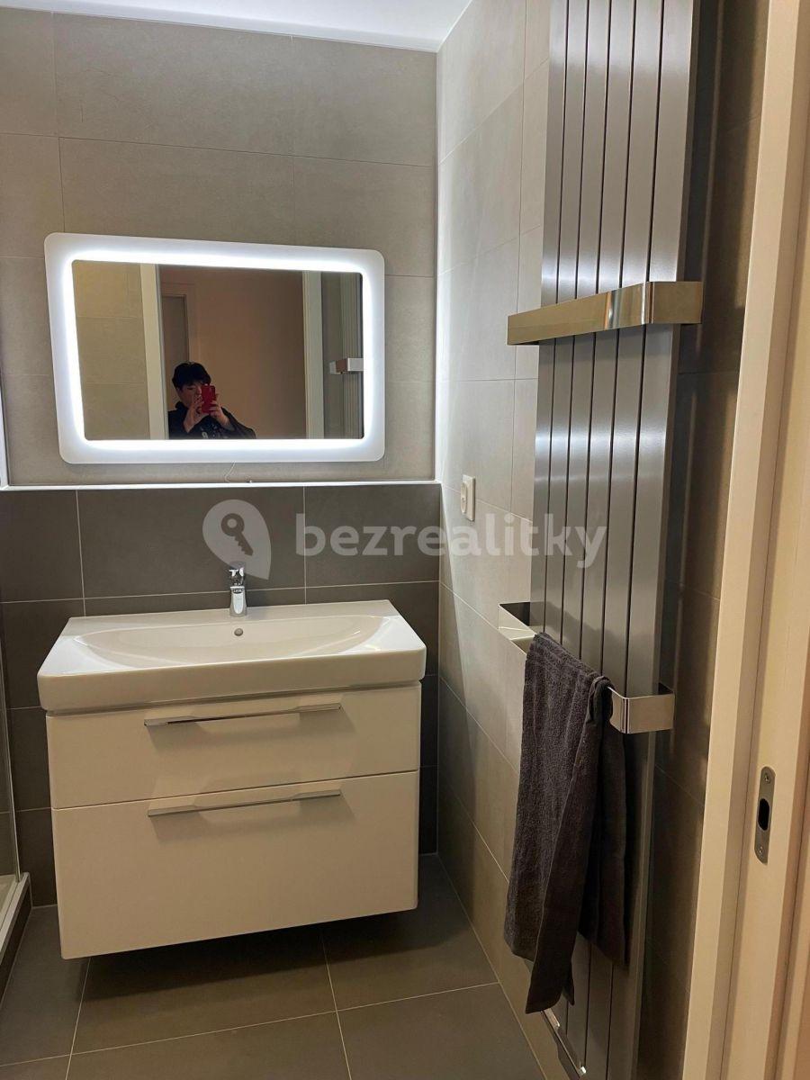 Prenájom bytu 1-izbový 34 m², Počernická, Praha, Praha