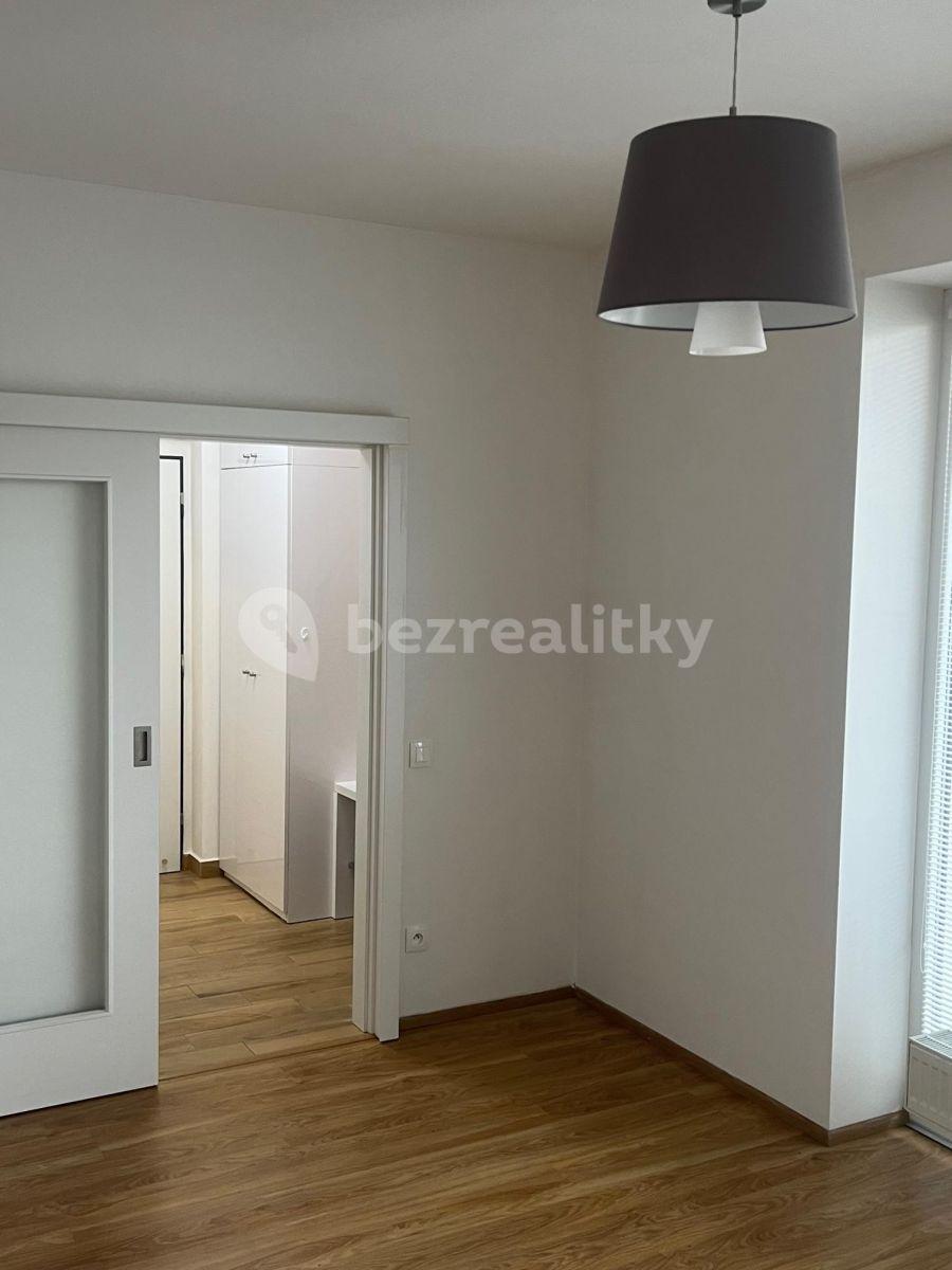 Prenájom bytu 2-izbový 50 m², Železničního pluku, Pardubice, Pardubický kraj