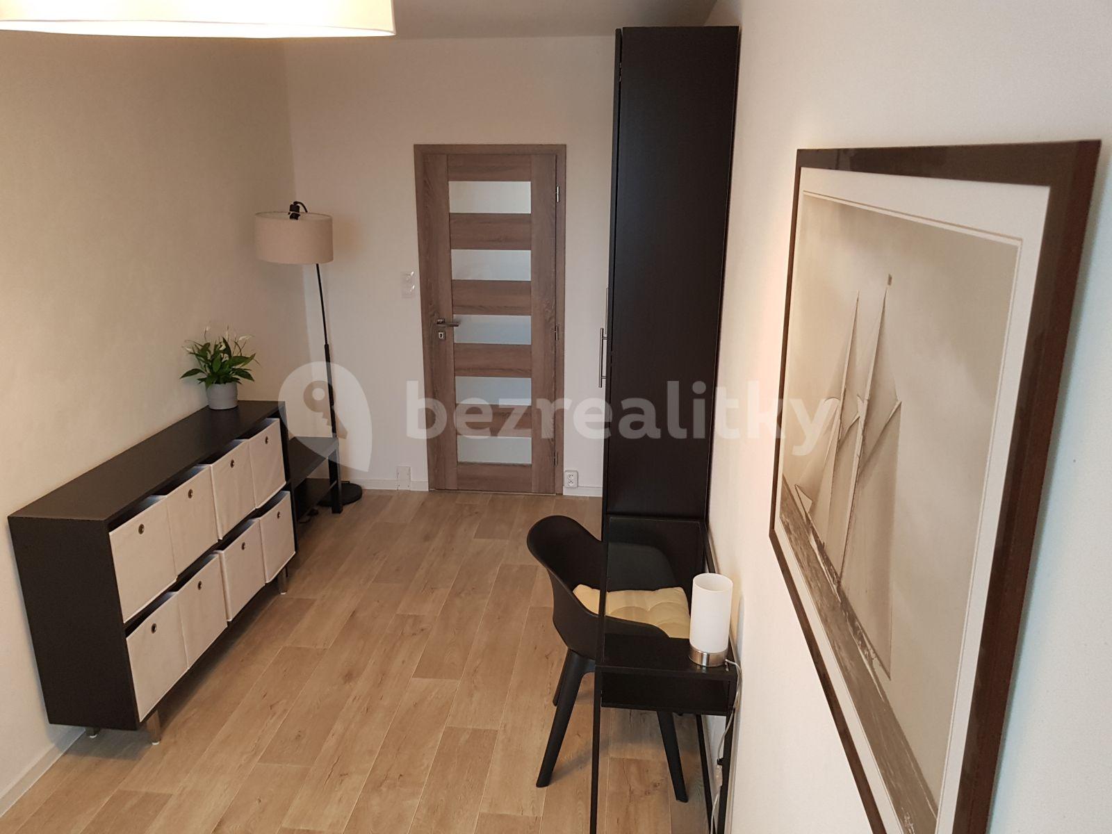 Prenájom bytu 3-izbový 76 m², Vajdova, Praha, Praha